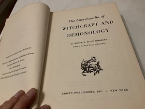 The Encyclopedia of Witchcraft and Demonology Russell Hope Robbins 3rd Print - Picture 1 of 6