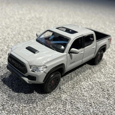 Toyota Tacoma TRD 2023 Pickup 1:27 Diecast Model Car - Juguete SUV Coleccionable Regalo Foto 1 de 4