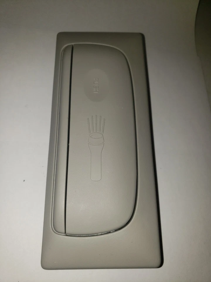 Lámpara linterna Mopar genuina 5LB81HDAAB Foto 1 de 4