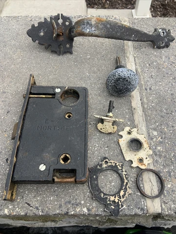VINTAGE MORTISE LOCKSET WITH   / BLACK KNOB Handle Cover