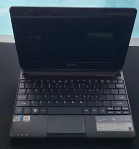 Acer Aspire One D270 10.1" Intel Atom N570 1.66GHz 1GB RAM 320gb Hdd - Picture 1 of 3