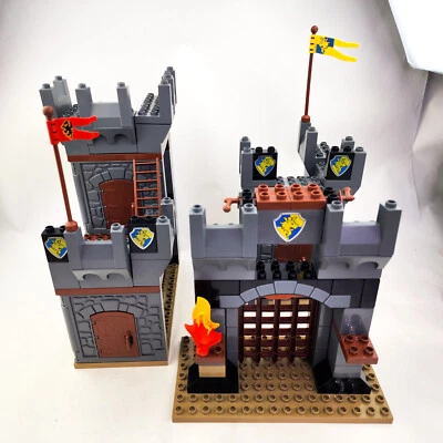 LEGO Duplo 4777 Knights Castle 2004 Incomplete Missing some pieces - Image 1 of 4