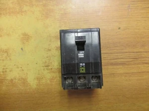 SQUARE D CIRCUIT BREAKER (PLASTIC CLIPS) 3P, 90A, CAT# QOB390 ...  L-57M - Picture 1 of 6