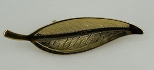 Modern Gold Tone Polished Textured Leaf Brooch Pin Womens Jewelry 2 Inch - Picture 1 of 6