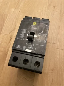 Interruptor Square D EDB34060 3 polos 60 amperios 480/277 VCA - Imagen 1 de 3