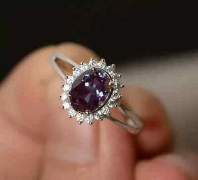 Anillo de San Valentín de diamantes y alejandrita natural de 2,70 quilates de oro blanco real de 14 quilates Foto 1 de 4