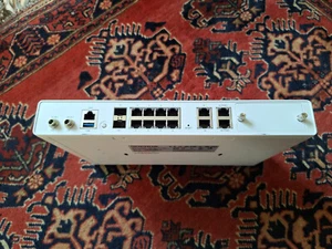 Sophos XGS126 - Bild 1 von 3
