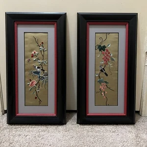Vintage Chinese Silk Embroidered Textile w/ Flowers Bird & Flowers Decoration - Picture 1 of 2