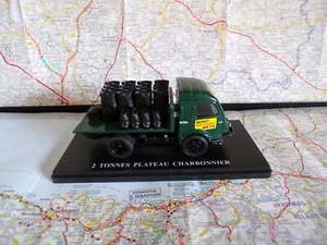 RENAULT 2 Tonnes Plateau Charbonnier IXO pour Hachette 1/43 avec défauts - Picture 1 of 2