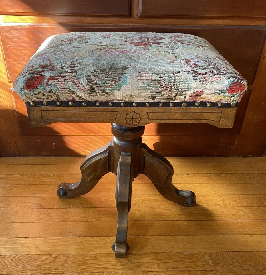 Antiguo taburete de piano victoriano/ East Lake otomano bordado Chadwick Acton MA Foto 1 de 4