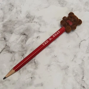 Lápiz de oso Ted D de colección años 80 con adorno de peluche flocado marrón rojo coleccionable años 80 - Imagen 1 de 7