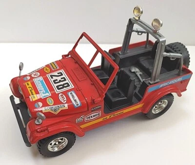 BURAGO USATO 1:24 DIE CAST AUTO JEEP CJ-7 ROSSO #238  AFRICA TOURS   ART 9103 - Immagine 1 di 4