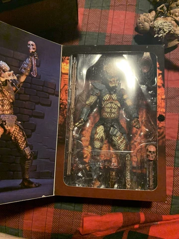 NECA PREDATOR CITY HUNTER Cover