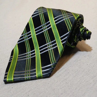 Corbata de seda para hombre Croft & Barrow negra con rayas verdes y grises 58" x 3 25" Foto 1 de 4