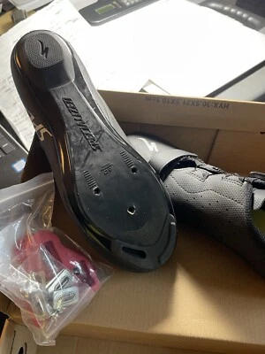 Zapatos de carretera Specialized Torch 1.0 para mujer talla 6.5 negros.  Excelente estado. Foto 1 de 2