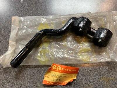 Soporte reposapiés izquierdo NOS Suzuki 1977-1978 GS550 43521-47000-019 Foto 1 de 3