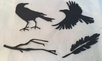 Tim Holtz Halloween Die Cuts * Feather and Ravens * Six Sets * Black Cardstock - Imagem 1 de 4