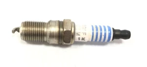 Genuine Ford Granada CE / Granada Scorpio DE Spark Plug (AGPR 22PPJ) 1000996 - Picture 1 of 3