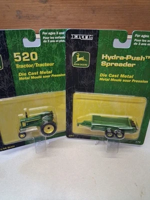 Tractor fundido a presión Ertl 1:64 John Deere modelo 520 #5193 y esparcidor Hydra-Push #574 Foto 1 de 4