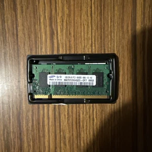  Samsung  1Gb PC2-6400 SO-DIMM - M470T2864QZ3-CF3 - Picture 1 of 3