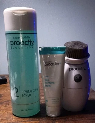 НОВЫЙ восстанавливающий тоник Proactiv, очищающая маска для кожи и мощный скруббер - Изображение 1 из 4