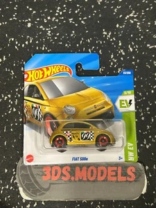 FIAT 500e GOLD Hot Wheels 1:64 **COMBINE POSTAGE** - Picture 1 of 1