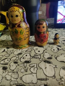 Wooden nesting doll, 3 piece - Picture 1 of 6