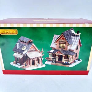 Lemax Sugartree Maple Farm Weihnachtsdorf Gebäude 2 Stück Set #75207 - Bild 1 von 16