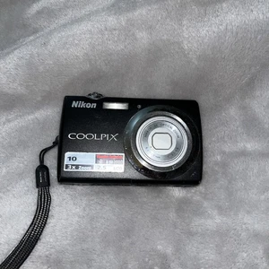 Nikon COOLPIX S220 10,0-MP-Digitalkamera wie abgebildet für Teile oder Reparatur Beschreibung lesen - Bild 1 von 7