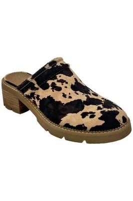 Zuecos de pelo de becerro de vaca Sahara marrón oscuro Donald Pliner para mujer Foto 1 de 3