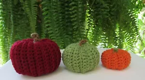 Zucche decorative all'uncinetto per autunno Halloween Ringraziamento Set di 3 - Foto 1 di 3