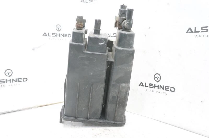 2013 日产 Maxima 燃油蒸汽蒸发器排放 EVAP 罐 14950-7Y000 原始设备制造商 — 第 1/4 张图片