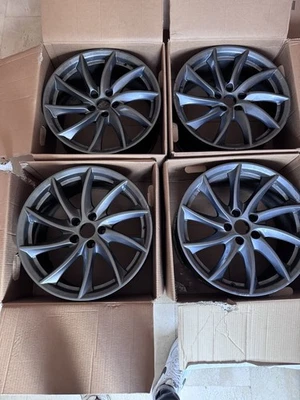 Cerchio Lega 9.0-18 5x110 ET 44.5 Alfa Romeo Giulia Antracite Nuovo Originale - Immagine 1 di 2