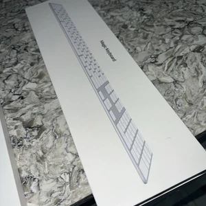 🟢 Apple Magic Keyboard Touch ID Teclado Numérico (USB-C) Inglés Británico Blanco - Imagen 1 de 6