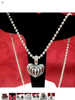 Pingente de prata esterlina coração canelado com nervuras caviar Lagos com corrente de contas 35 pol. 925 - Imagem 1 de 4