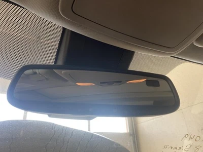 Used Front Center Interior Rear View Mirror fits: 2018 Toyota Sienna automatic d - Image 1 of 4