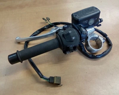 Honda CBR1100 Blackbird 1999 - 2007 Full Left Handlebar Clutch Lever & Switches - Image 1 of 4