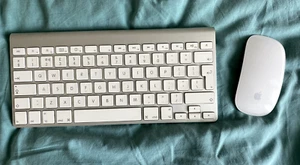 GENUINE APPLE MAC WIRELESS Battery Powered KEYBOARD AND MOUSE SET - Bild 1 von 5