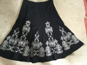 Allison Taylor Women Black Skirt SZ 8 Full MIDI Modest ribbons & embroidery EUC - Picture 1 of 4