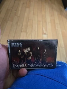 KISS--SMASHES THRASHES & HITS *CASSETTE* #166 - Picture 1 of 7