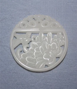 Preciosos colgantes chinos de jade blanco natural tallados a mano flores y pájaros 82577 - Imagen 1 de 5
