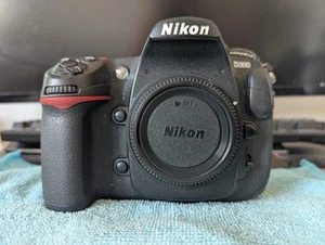 Nikon D300 Shutter Count 26K - Picture 1 of 16