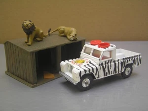 Corgi Toys Gift Set 8 GS8 Lions of Longleat Land Rover + cage + 2 lions NM+ - Picture 1 of 10