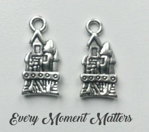 20 x Tibetan Silver CASTLE FAIRYTALE CHATEAU 21mm Charm - Picture 1 of 4