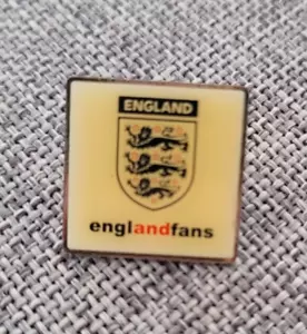 ENGLAND FANS ENAMEL BADGE - Picture 1 of 2