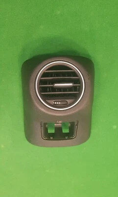 ALFA ROMEO GIULIETTA 940 REAR AIR CONDITIONING VENT AND SURROUND 156091502 - Image 1 of 4