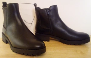 Neu mit Etikett Time and Tru Damen Lug Chelsea Kunstleder Stiefel schwarz Größe 10 - Bild 1 von 10