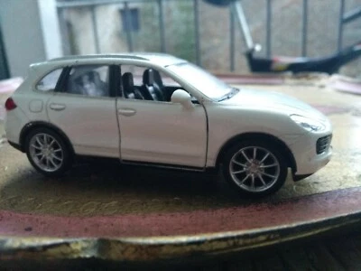 Porsche Cayenne Turbo S Made In China Rmz City - Immagine 1 di 4