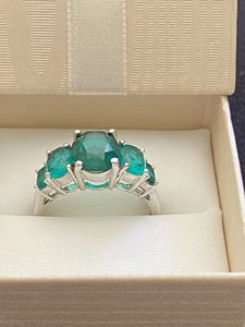 Pretty Sz 9 Teal Green Simulated Emerald Gemstone Silver Tone Ring - Picture 1 of 9