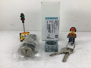 3SB3 500-4MD01 SIEMENS SCHLOSS CES, KEY OPERATED SWITCH ASSEMBLY - NEW OLD STOCK - Picture 1 of 5